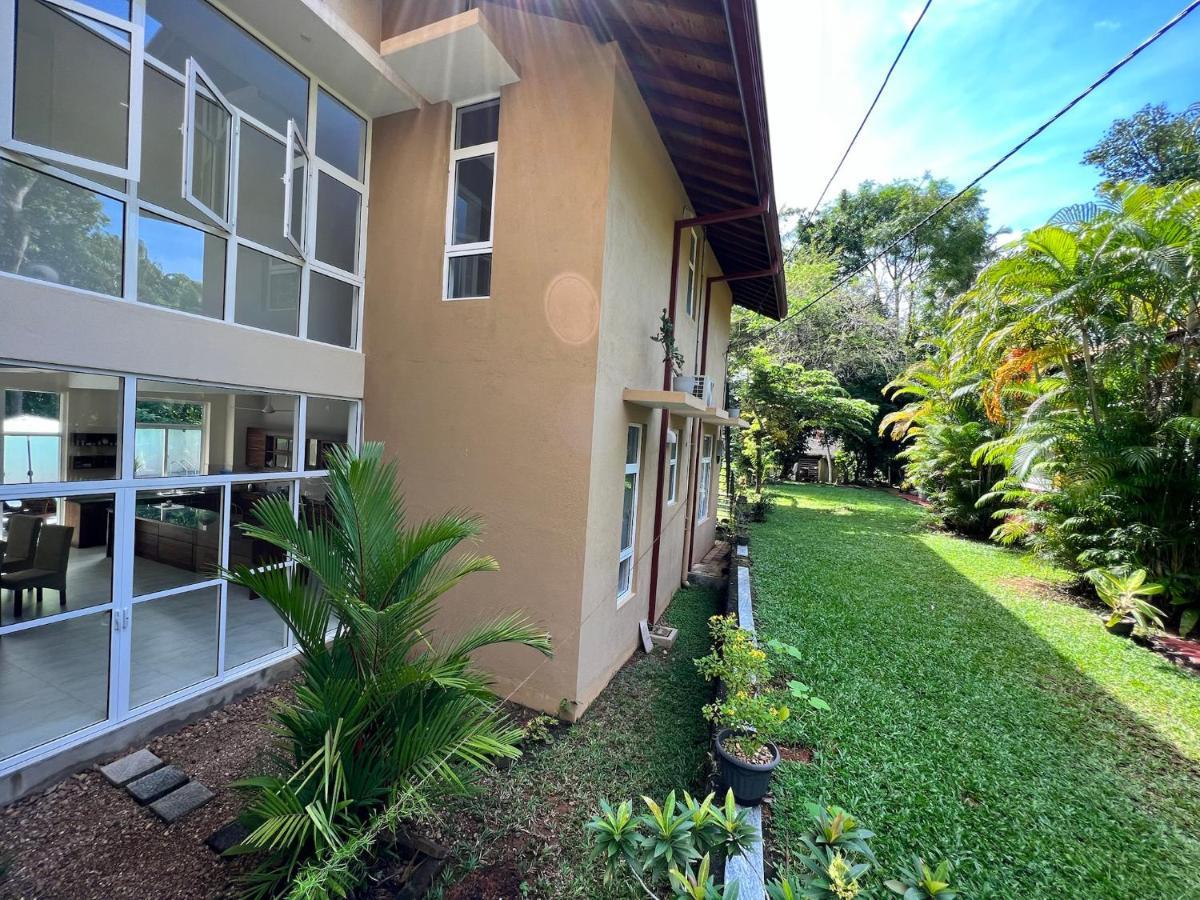 Siri Tropical Retreat Villa Hikkaduwa Exterior photo