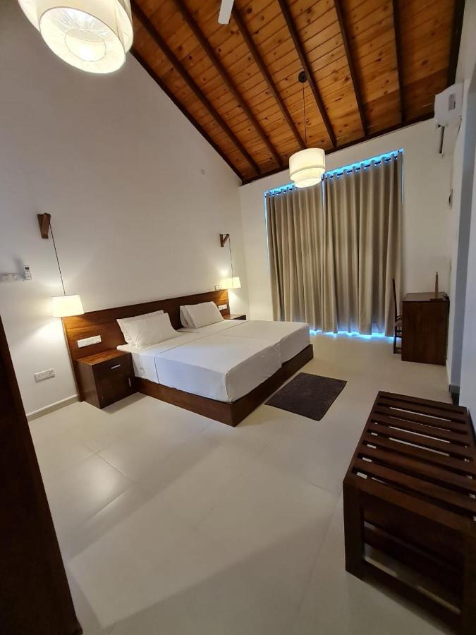 Siri Tropical Retreat Villa Hikkaduwa Exterior photo